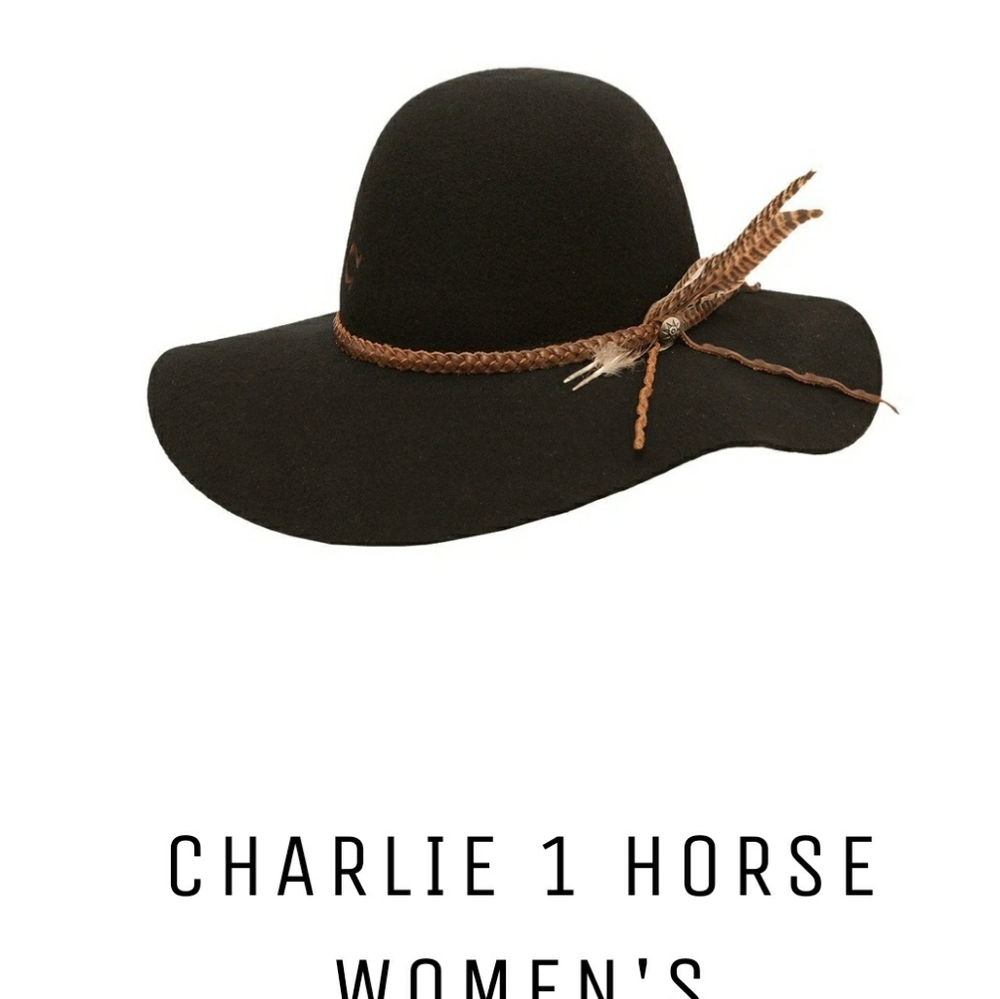 Charlie 1 Horse Wanderlust black